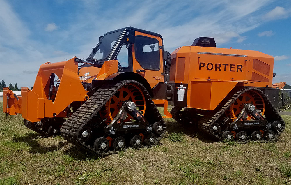 Porter QuadTrax equipped with Cleanfix reversible fan | © Porter